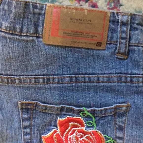 Jeans - Picture 2 of 3